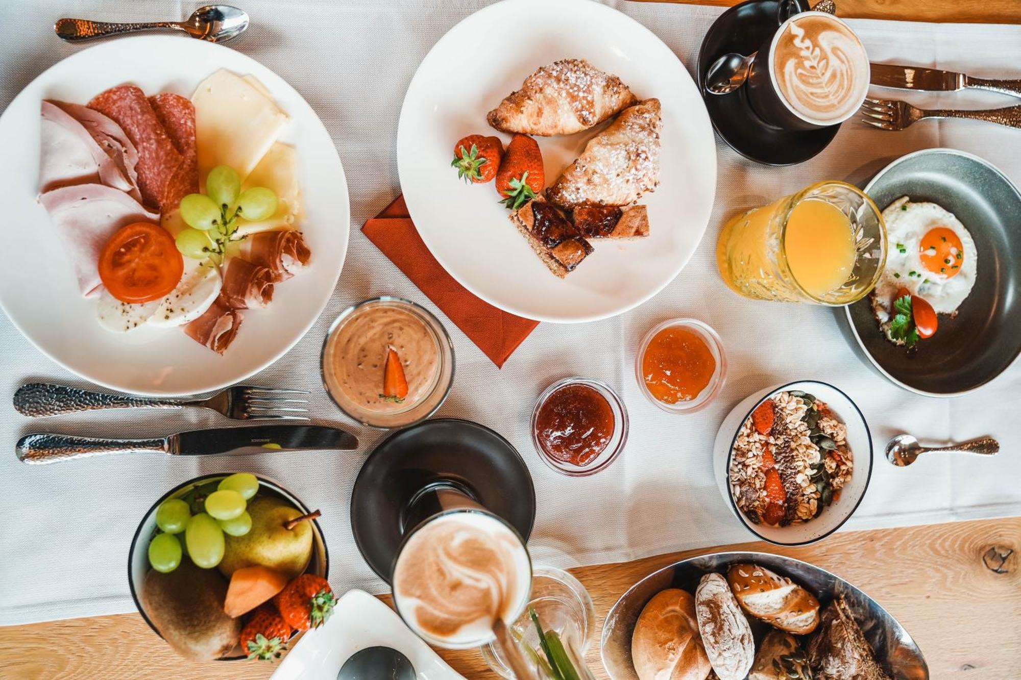 Anigglhof Hotel Malles Venosta Ngoại thất bức ảnh